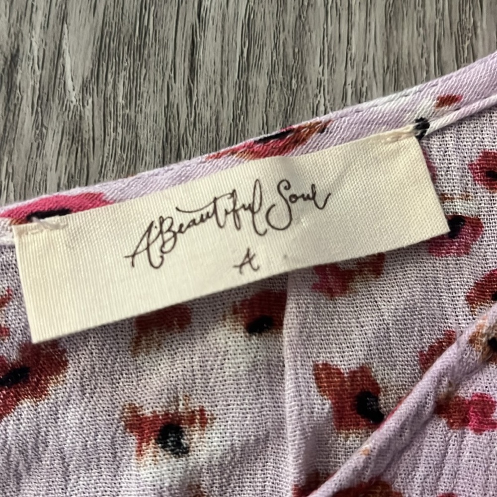 Floral top - Picture 2 of 3